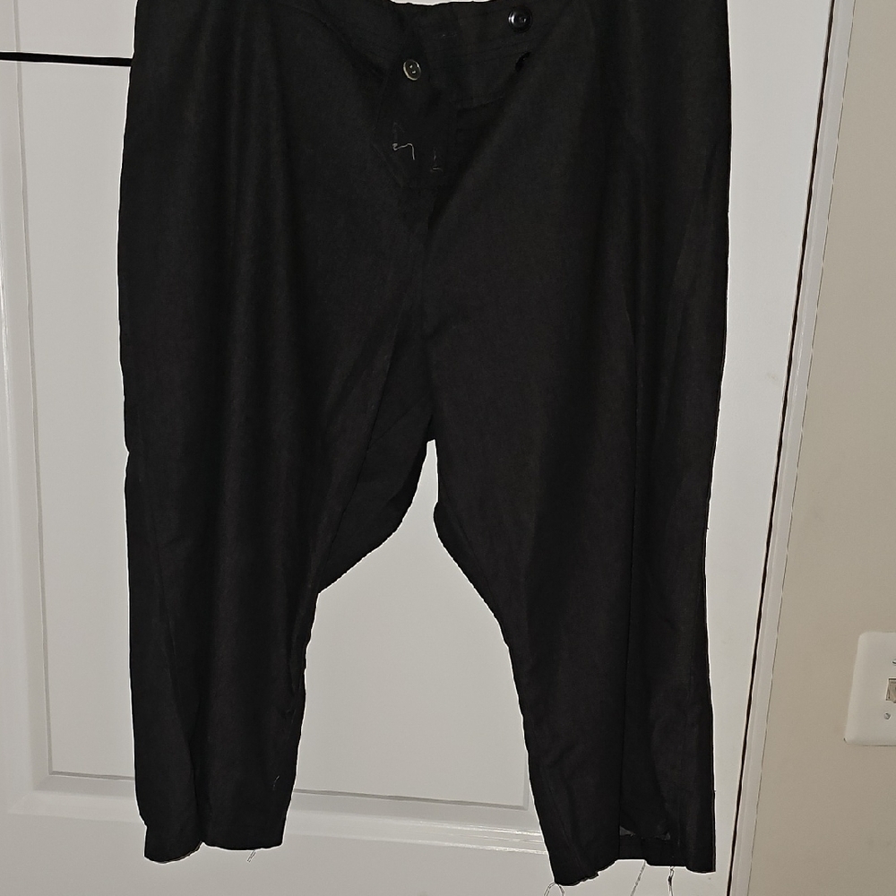 Dots Women's Black Capris